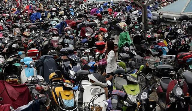 小超侃事|赶紧买电动车，新国标后再来“新要求”，以后买车要变难了