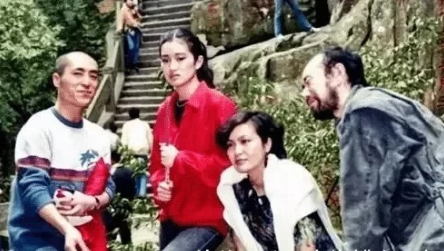 张艺谋|张艺谋：给小11岁岳母尽孝坦然从容，你们就是我的亲人