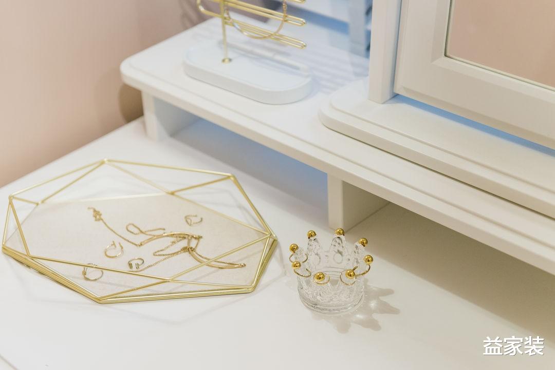 50平方米的一居室，摇身变成了仙女的家，衣帽间大餐厅样样皆全