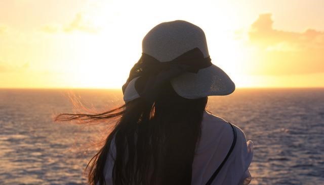 晓雪思考|“还我青春”前男友到婚礼现场“讨公道”：5年感情，5万分手费