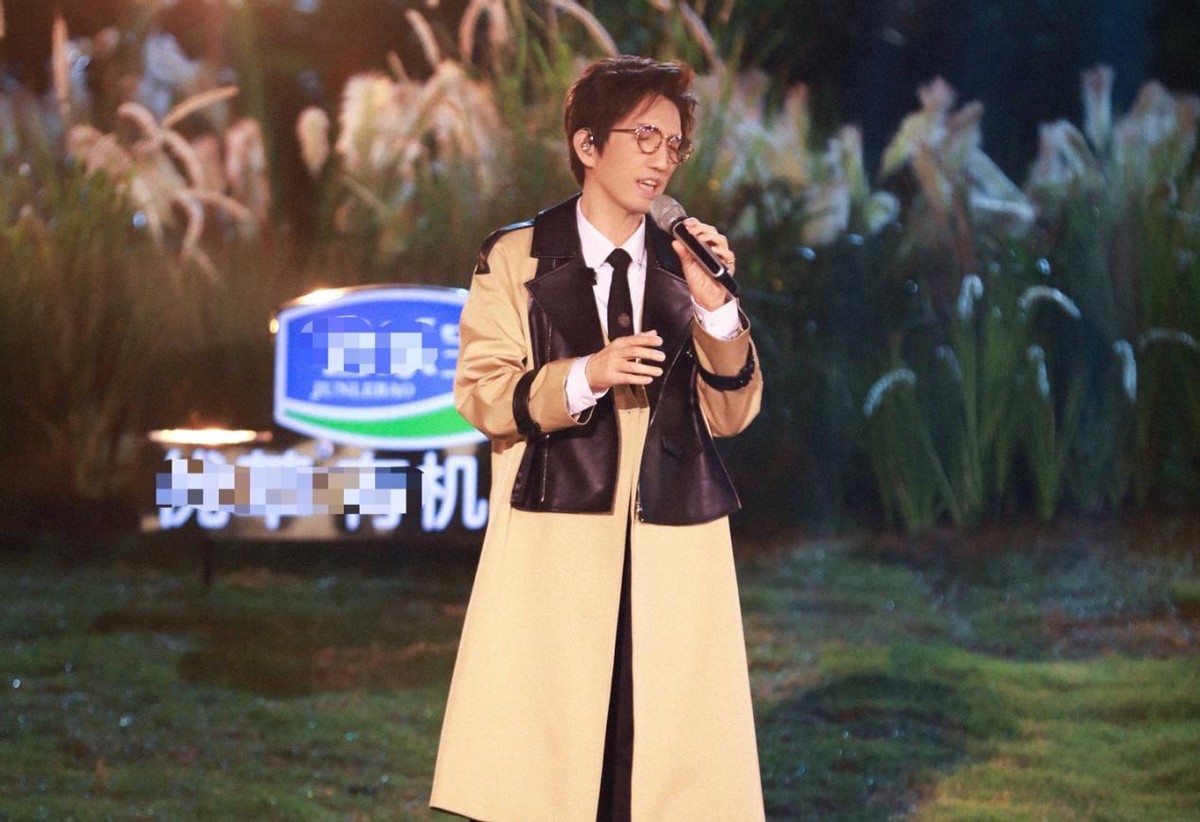 街拍|首播收视夺冠，8位大咖唱将全都脸熟，湖南台又甩出一档王炸综艺