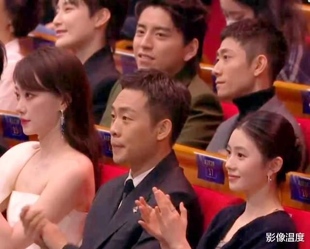 张艺谋|直击金鸡奖现场高清80图集：张艺谋发言时印小天哭了，张小斐张译讲话最感人