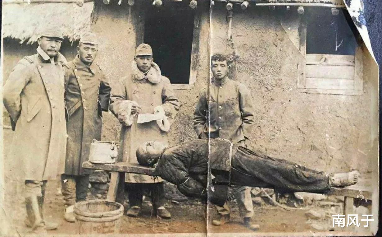 日军|历史过目难忘瞬间：惨被德军绞死的女红军，服毒自杀的希姆莱，图9极具讽刺