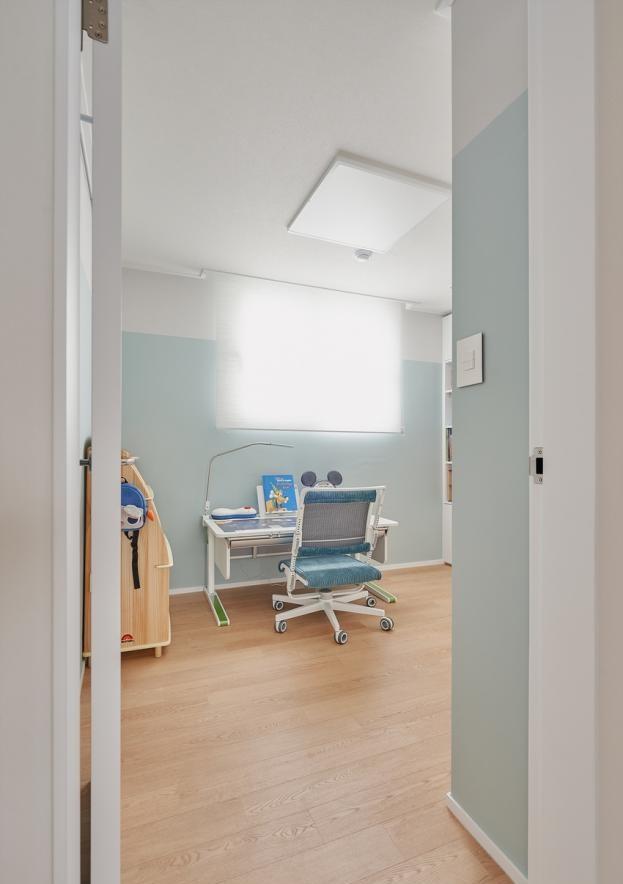 改造30年房龄老房，69㎡高效使用不像小户型，两人居住温馨且安逸