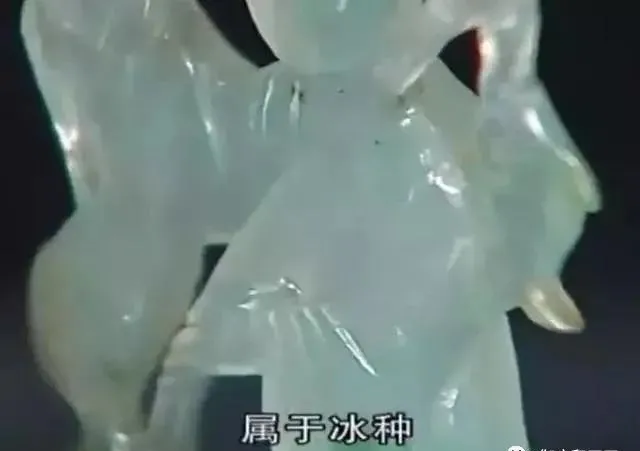 翡翠|数以吨记的“假翡翠”流入市场，有人花几万块买假石头！