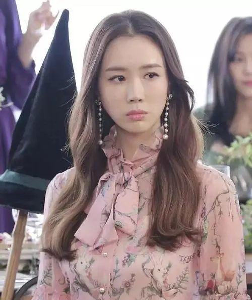 整容|官宣结婚了！当初艳压宋慧乔，却因整容沦为“网红”的她：这次终于美回来了！