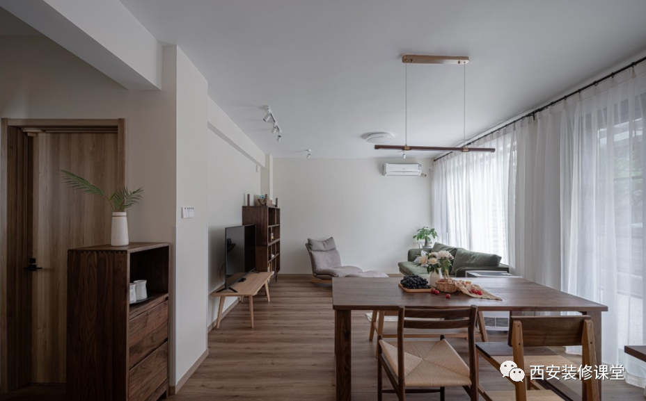 设计师|客厅不吊顶不要石膏线，难道就很LOW吗？