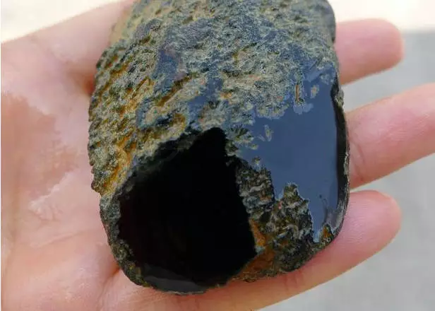 翡翠|黑色翡翠的迷人魅力！