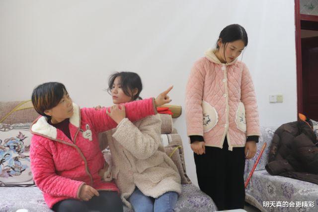 |如果你有两套房子一儿一女，你会给女儿分一套房产吗？为什么？