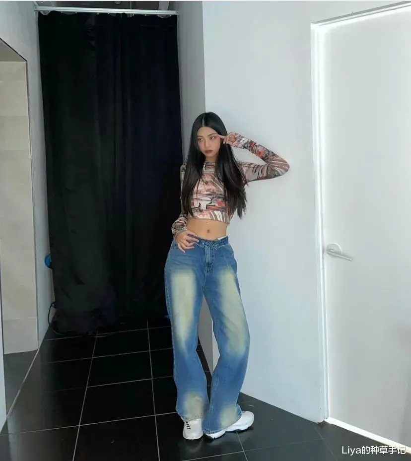 Liya的种草手记 小白鞋烂大街了！牛仔裤 + 这4双鞋 = 高级