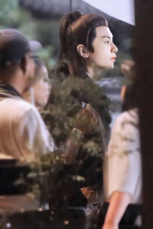 成毅|杨紫成毅沉香如屑腻歪戏份太代感！应渊白发帝君气质略胜东华！