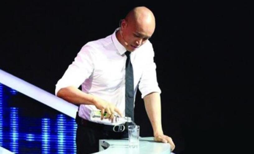 乐嘉|六年前被踢出娱乐圈的乐嘉，当初的他真的做错了吗？