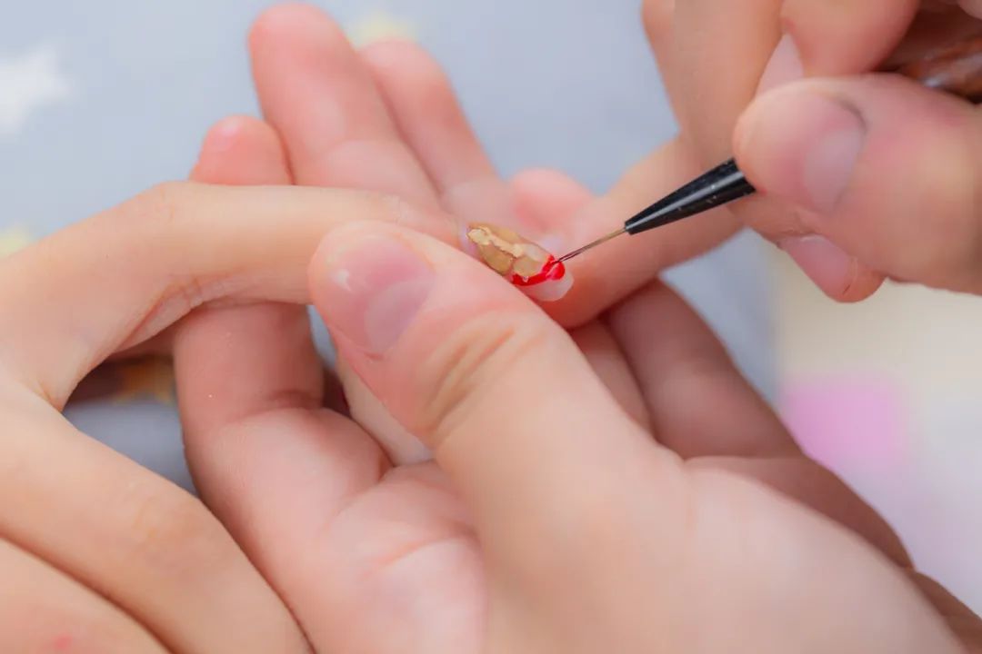 金针菇 宝藏美甲教程|国庆出游必备美甲，超显手白！