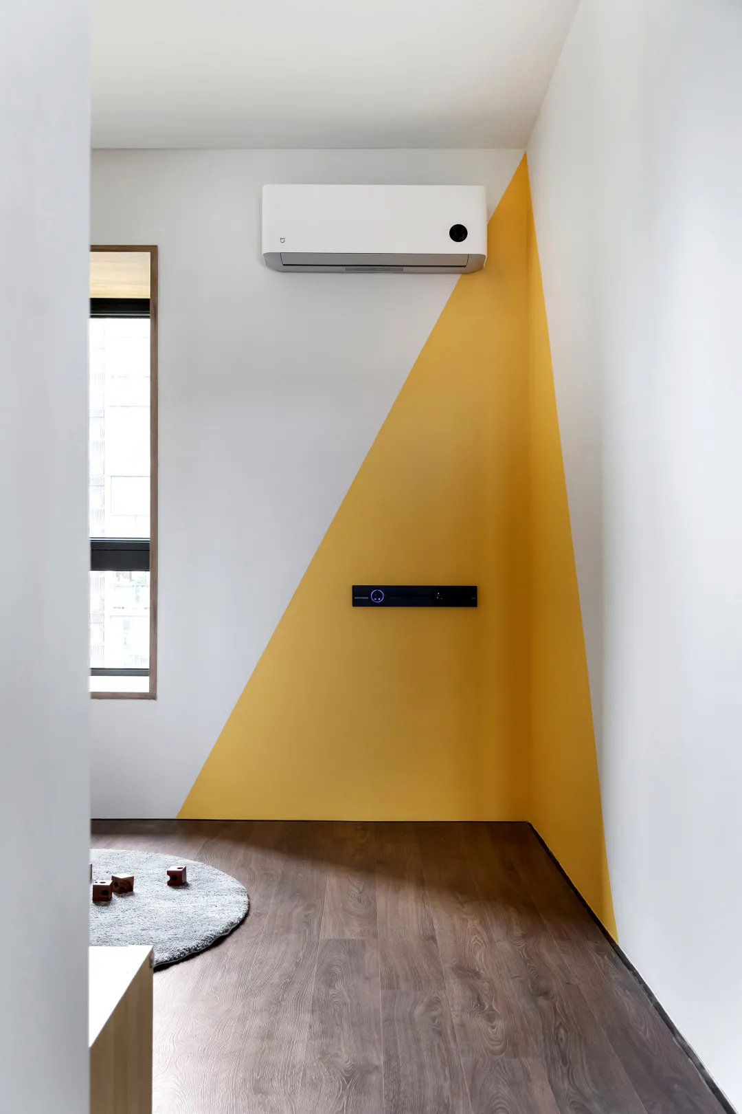 96㎡旧房翻新，极简原木风温馨舒适