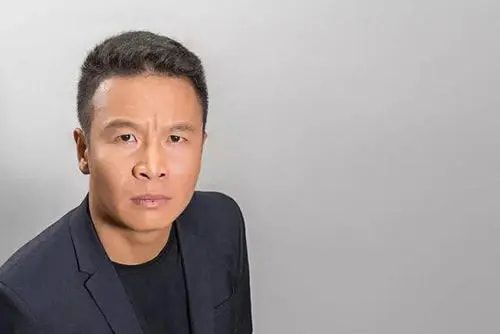 张浩|张浩又一部网大上线，剧情看得又喜又怕，“打扑克”堪称全片高光