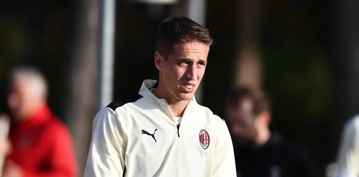 孔蒂|(zhì)即將告別米蘭！紅黑玻璃人遭皮奧利棄用，失意離開圣西羅已成定局