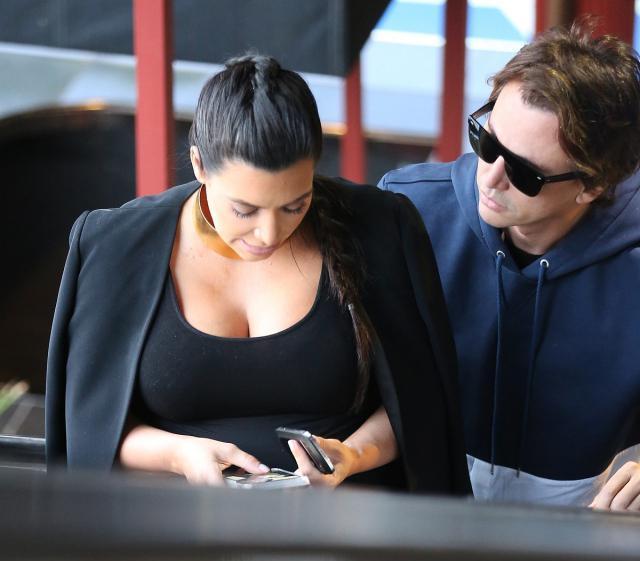 李荣浩|金卡戴珊与坎耶离婚后,复杂情史被曝光,能震碎大众三观