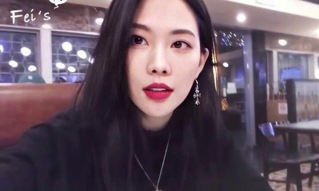面朝黄土 图他不剪头、不洗澡？同样归国女爱豆谈恋爱，孟美岐什么眼光？