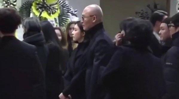 申世景|申世京撩顶级男神，曾顶替文彩元收视不佳，前男友离世后一直单身