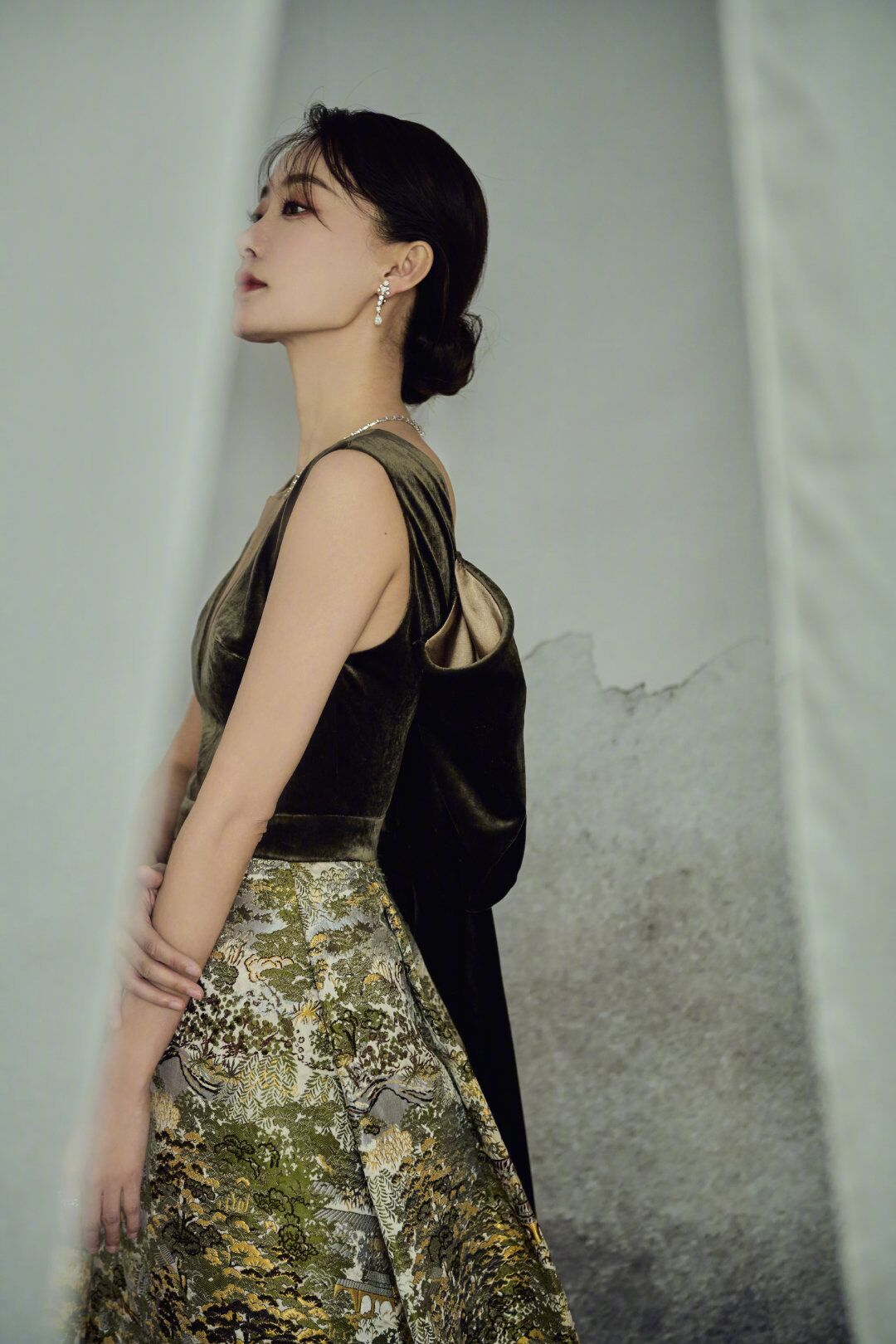 赵丽颖|金鸡奖闭幕式女星斗艳：四位影后预备员各显千秋，赵丽颖又纯又欲