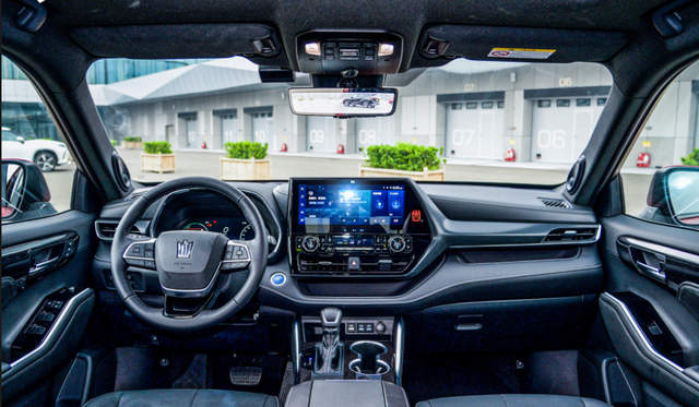 阳光语言矫正说|2天订单破万,连车标都算精品,这车三大件世界顶尖给辆Q5L都不换