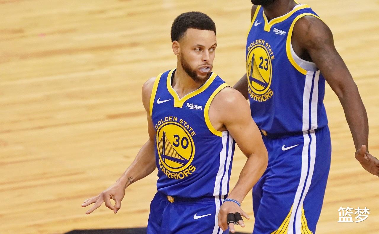 斯蒂芬·庫里|庫里吸引四人防守，顛覆球迷對籃球比賽認知，喬丹科比都沒這待遇