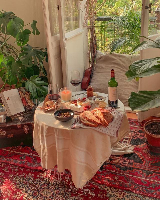 杂志|德国80后女主的精致一人居：这场面，那叫一个温暖治愈，悠闲自在