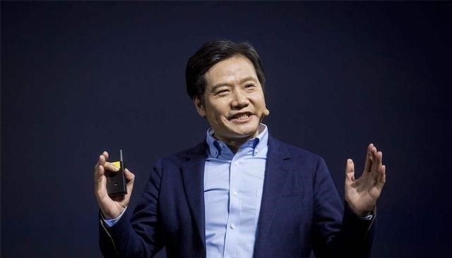 折叠屏|雷军有点“无底线”了，16G+512G偷偷降3000元！三星也招架不住