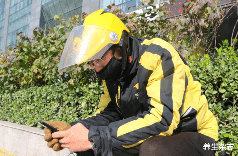 医生|32岁外卖员以为皮肤过敏，确诊肝癌，医生：身上2处“发痒”，尽早检查