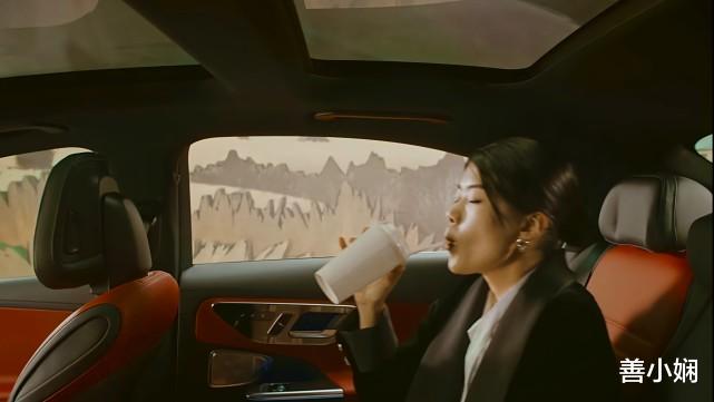 杨笠|杨笠代言奔驰遭炮轰，奔驰官博紧急下线广告视频，网友：好尴尬啊