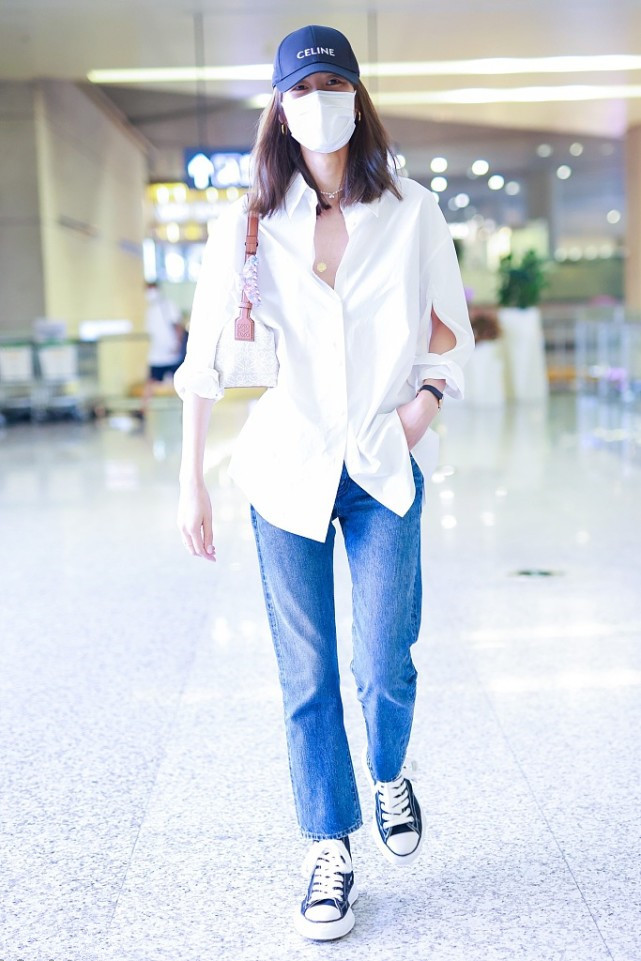 时尚潮流生活|白衬衫搭牛仔裤都能这么时髦?刘雯不愧是混时尚圈的人!