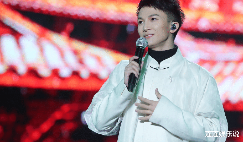 金晨|周深远比表面看上去睿智，明白前途更重要，退出节目有底气