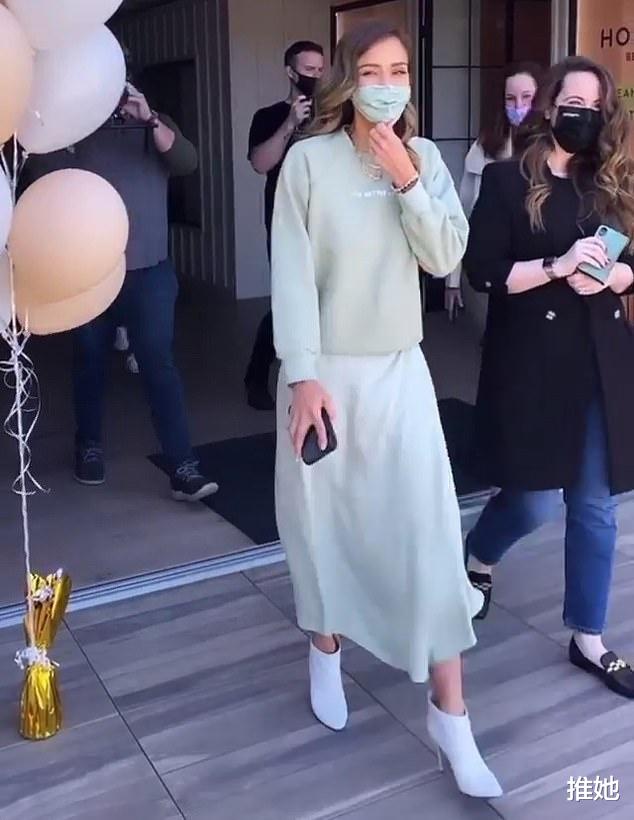 杰西卡·阿尔芭|6年拍12部电影，养3个娃，挣20亿，40岁杰西卡·阿尔芭的开挂人生