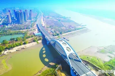 周新聊情|在武汉有100种观江姿势，看哪一款能打动你的心