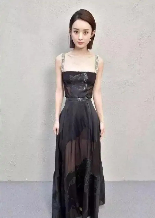 杨幂|女明星真可怜!为了减肥从来没有吃饱过,瘦成排骨就漂亮吗?