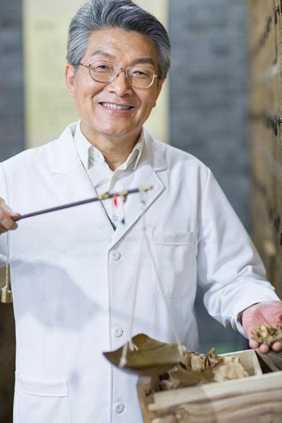 肾虚|李时珍：留下的一张验方，三味草药可当”零嘴“吃，巧治肾虚