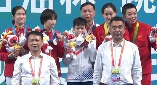 何沐青谈|最强对手慌了！全红婵坐实跳水女皇，连续3金让她再次红遍全国