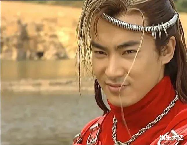 王鹤宇|老剧造型真别尬夸！这5部古装告诉你，20年前妆发一个比一个离谱