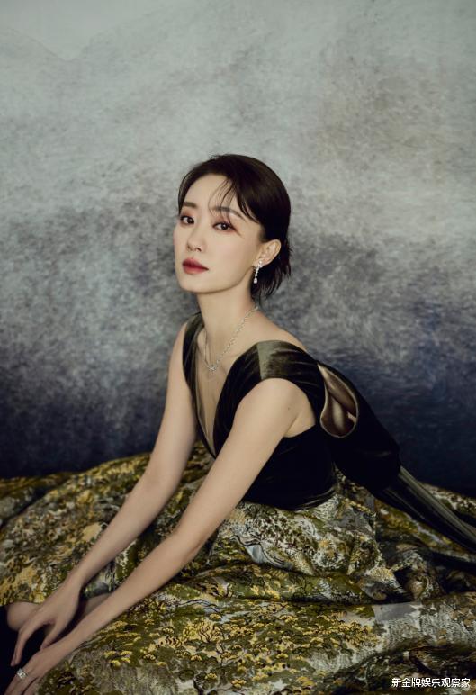 刘亦菲|张小斐得金鸡影后首发声，没提贾玲名字，却让贾玲粉丝感动破防