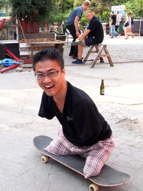 雄狮少年|日本极品渣男，没有四肢却婚内出轨50人，从励志偶像到万人唾弃