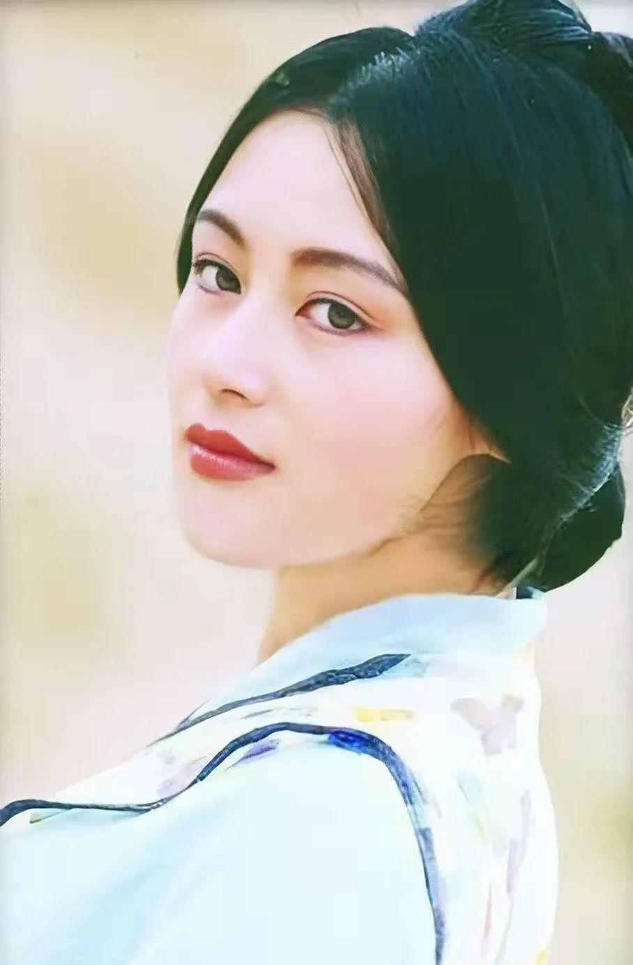 舒淇|晴格格塌鼻梁，嫦娥脸方，这10位女星不整容也好看