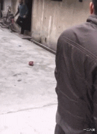 小姐姐|搞笑GIF: 这办公室是没别人了吗？ 哈哈哈