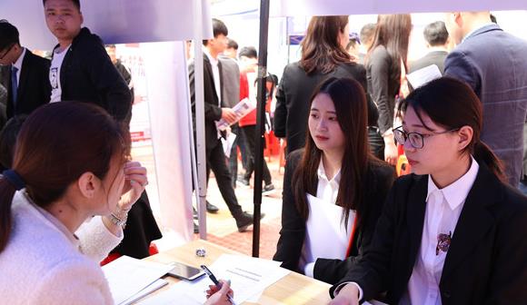 失控的想你|教育部传来消息，部分专业的大学生，将有机会免试加入公务员队伍