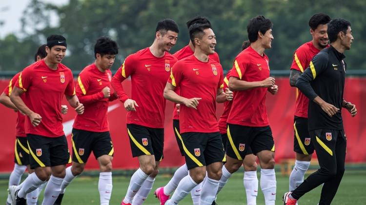 奶球妈咪聊|越南不藏了,想把国足钉上24年耻辱柱!叙利亚伸出援手帮李铁一把