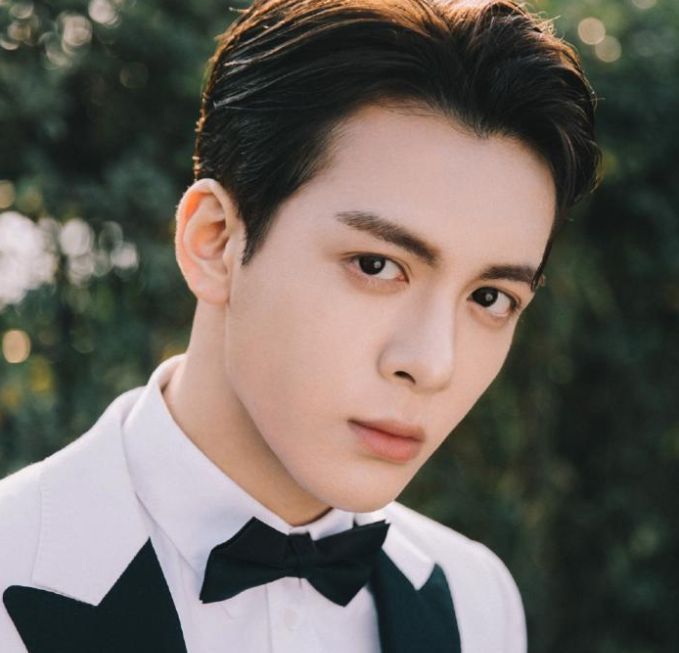 曾舜晞|曝曾舜晞与公司老板关系特殊，对方是尚雯婕前夫，聊天记录曝光