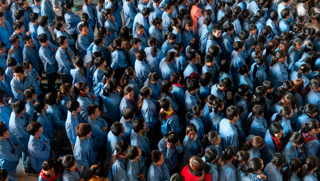 穿衣搭配|70后是最辛苦的一代？退休后也休息不了，还得带孙子，担子又重了