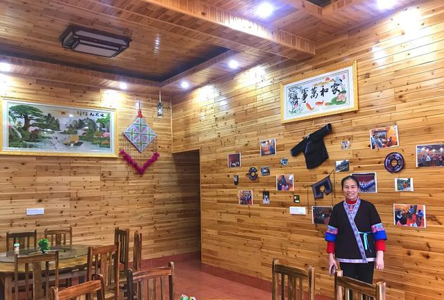 张红玉玉说三农 柳州三江程阳侗寨的农家院，侗家大嫂不简单，照片墙上的故事