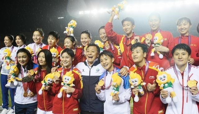 中國女足|8場凈勝19球！女足難求一敗，中國梅西狂飆，已奪6冠，CCTV5直播