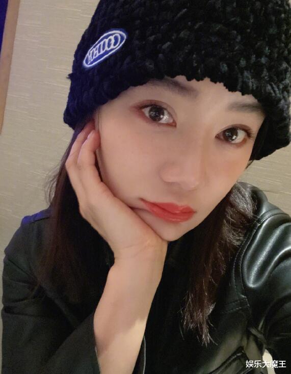 袁姗姗|袁姗姗微博被沦陷，被diss欺负张小斐样子好贱，还曾令赵丽颖难堪