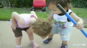 凯叔讲故事|一胎要钱，二胎要命，三胎包治百病。